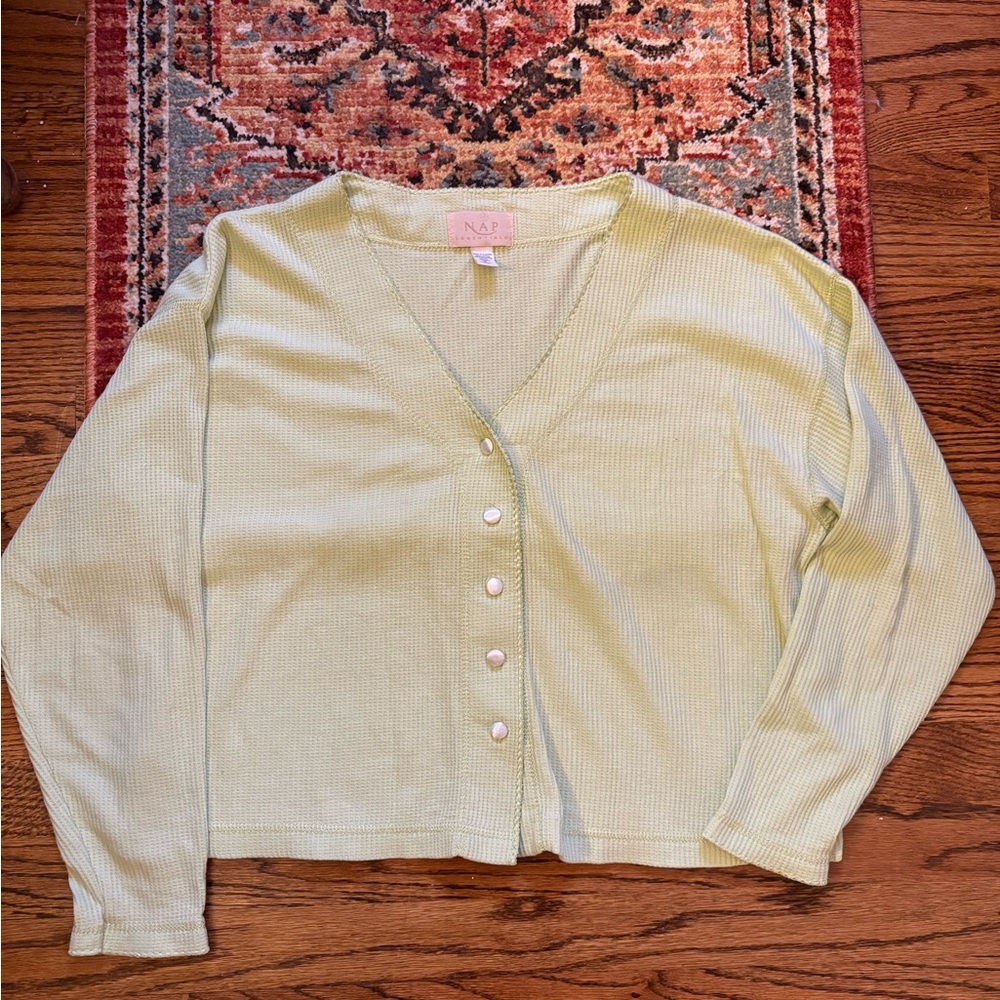 Vintage 1990s Light Green waffle Knit Cardigan size medium